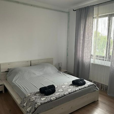 Apartament Adriana Leilighet Giroc Eksteriør bilde